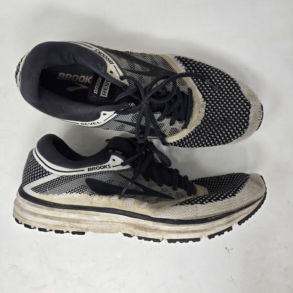 Brooks Revel Athletic Lace Up Running Sneakers Women's Size 11
